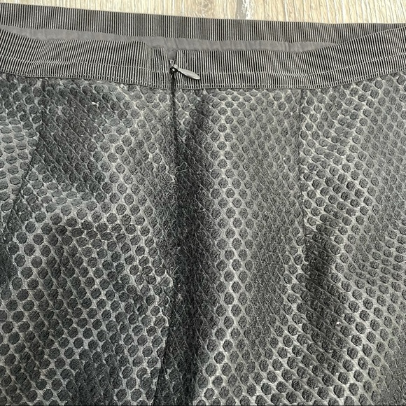 Ann Taylor Ruffled Black Skirt Sz 2 Petite - Picture 8 of 9